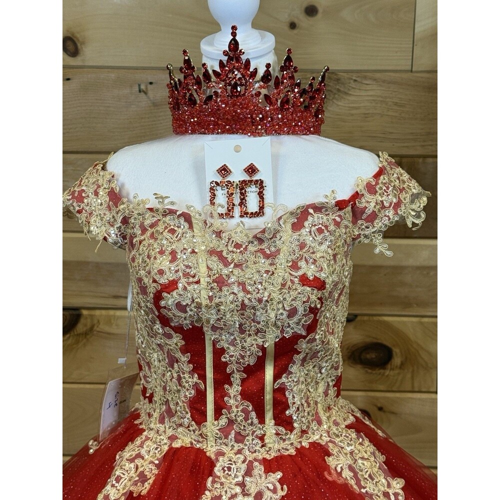 Quinceañera dress Size 4 Gold And Red Comes With Bow Crown And Earrings NWT! - Picture 3 of 5